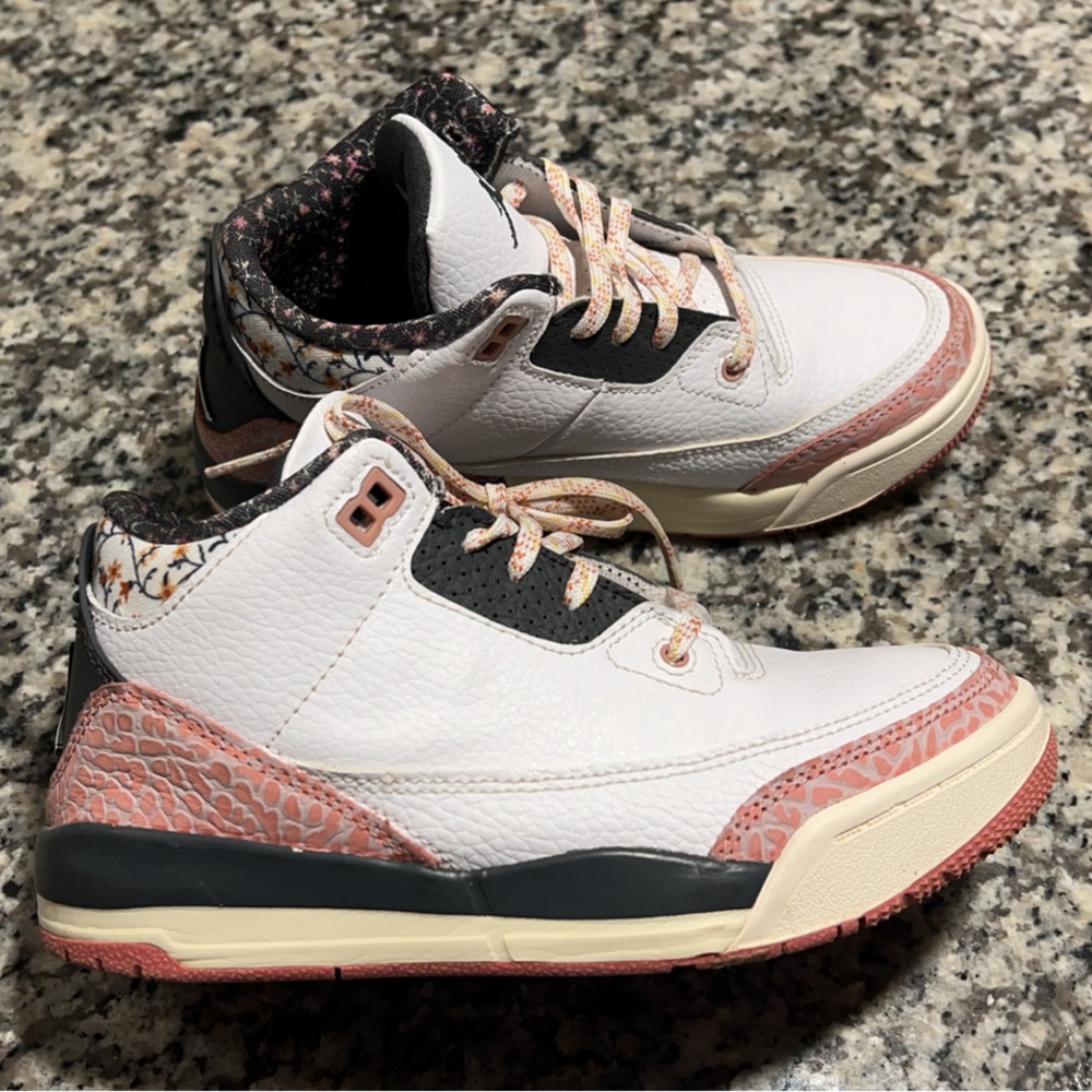 Air Jordan 3 Retro Floral